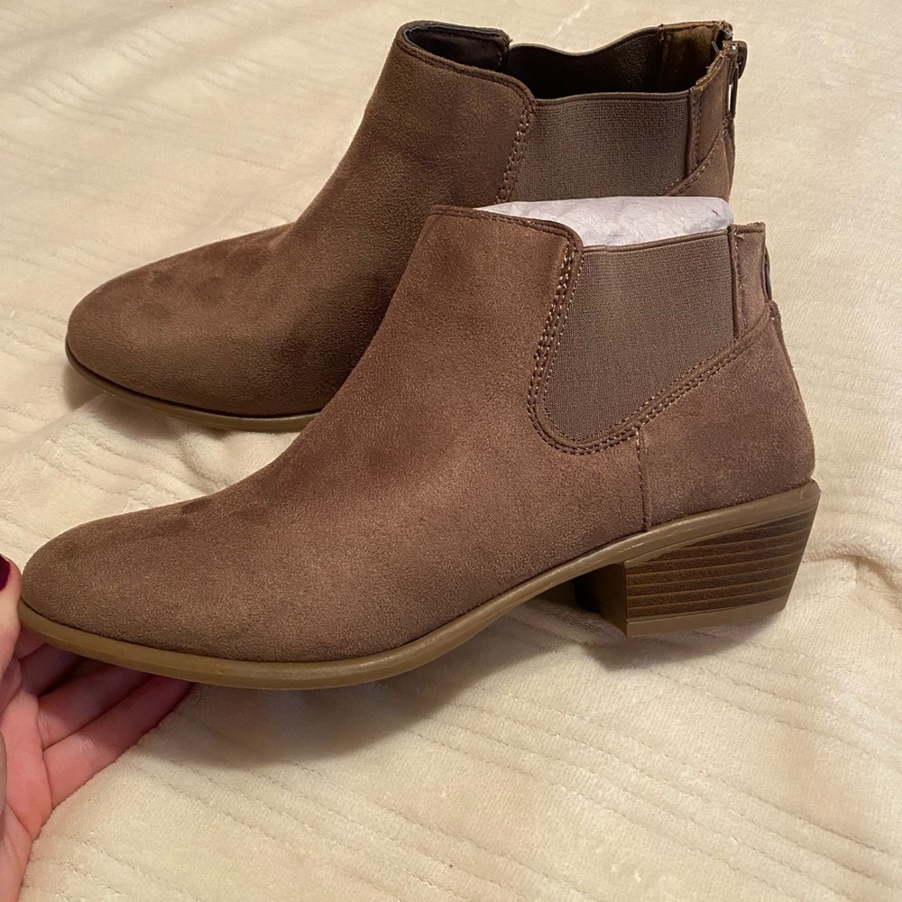 Brand new never worn faux suede booties size 7.5